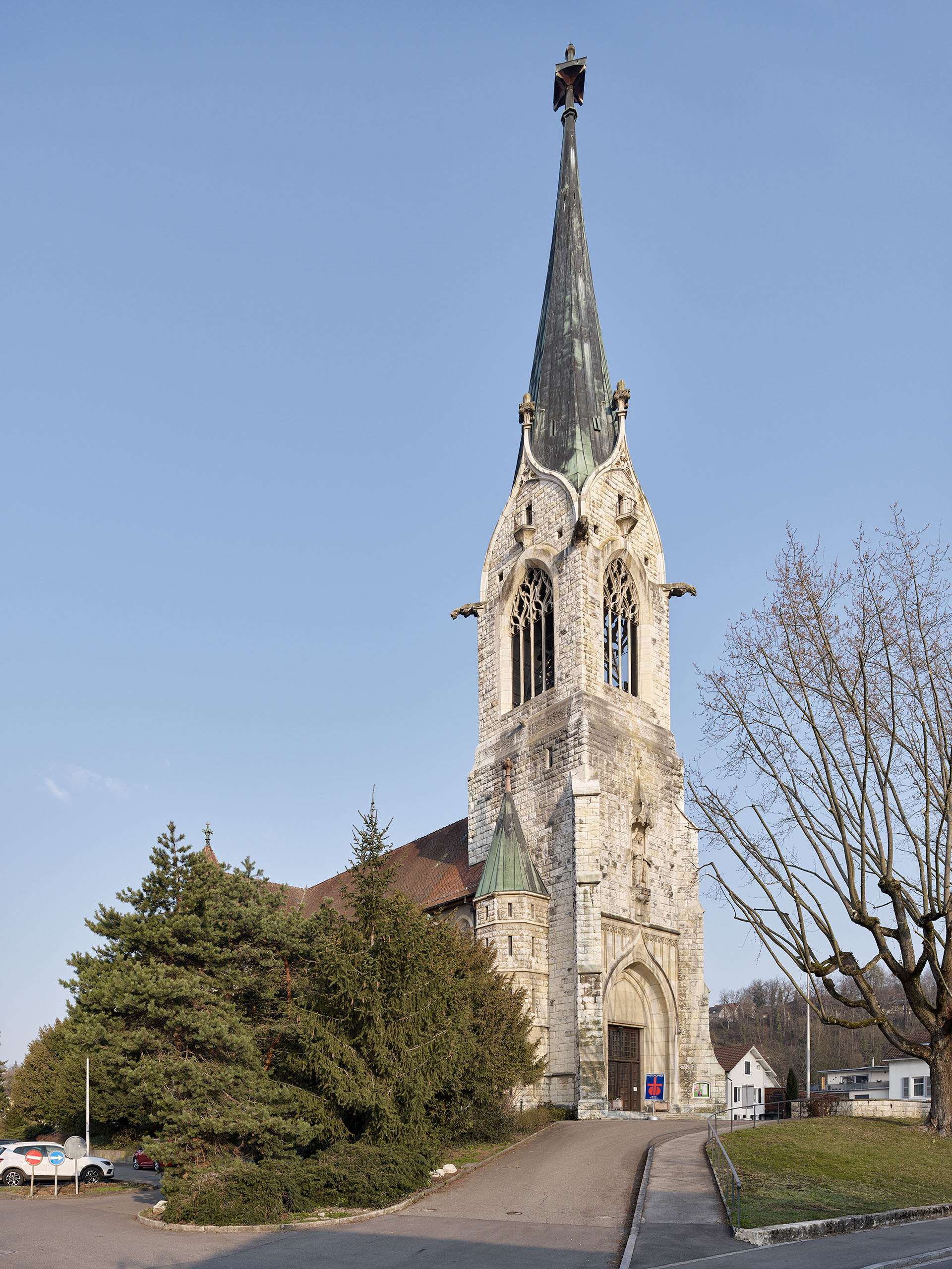 Herz-Jesu Kirche. Foto der Fassade